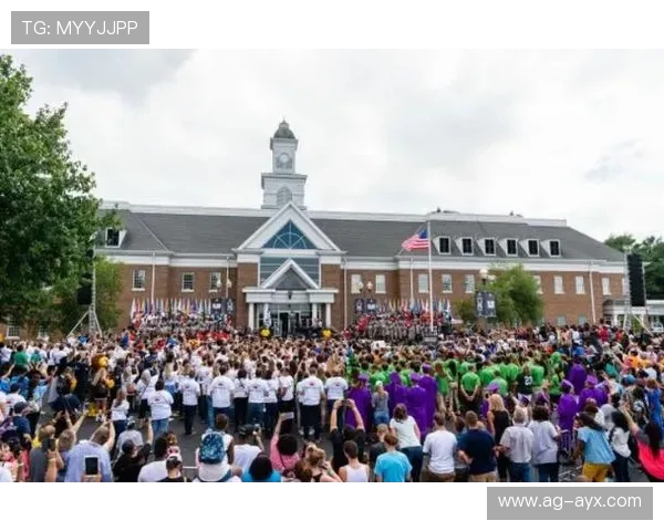 詹姆斯与慈善机构合作开出体育课程，覆盖多所学校