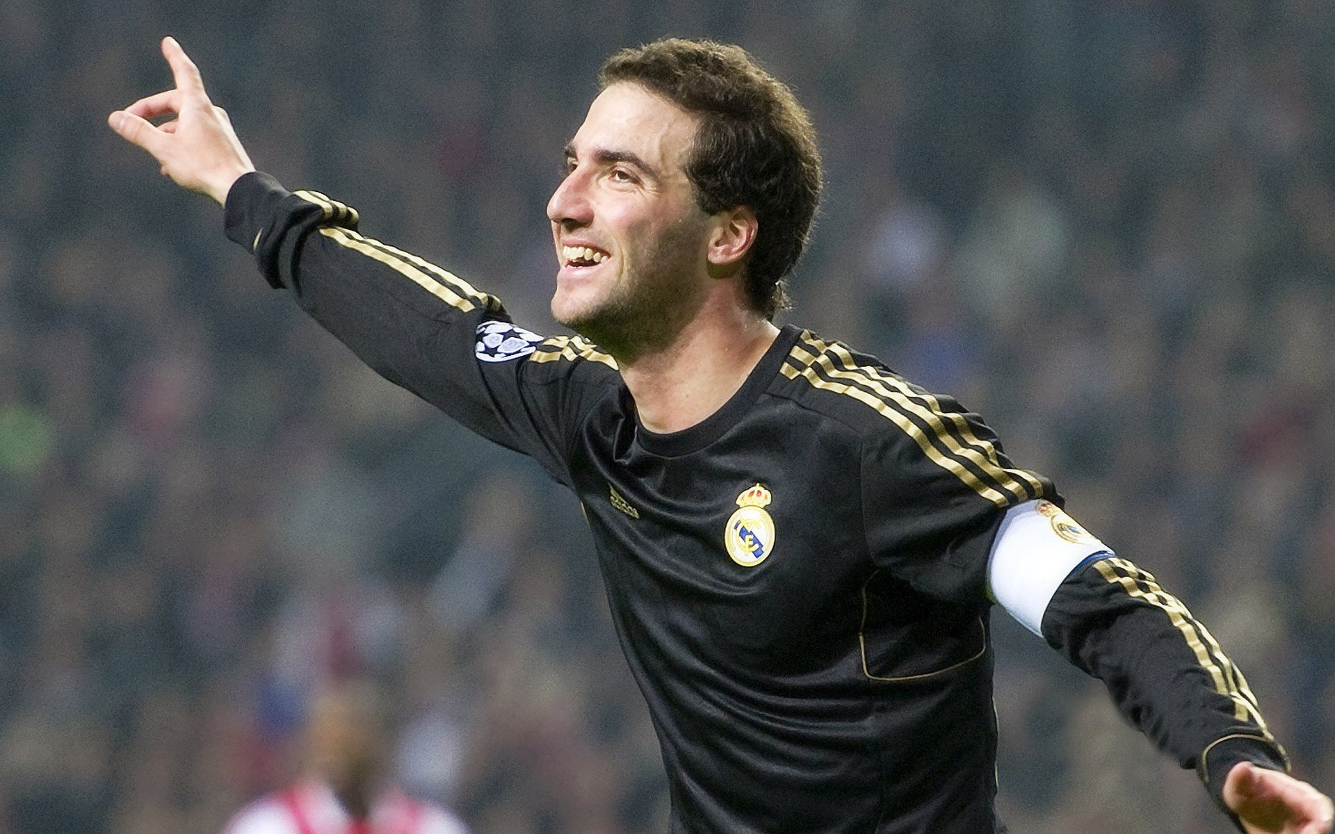 “青春永不止步”青少年足球+篮球跨界运动会在成都盛大开幕，鼓励多运动融合